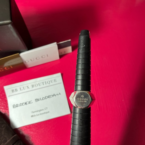 RARE GUCCI 925 Sterling Silver Signet size 5.5 Authentic- full set w/ box, pouch - Picture 16 of 16